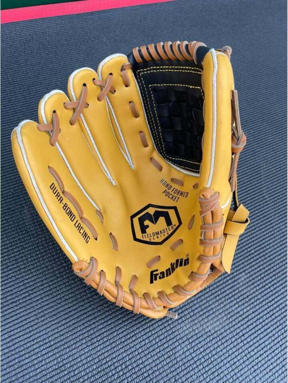 Franklin Fieldmaster Series 22607L 10" Youth Baseball Glove LHT